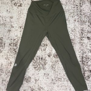 brand new ptula leggings !!!! fit great !!!